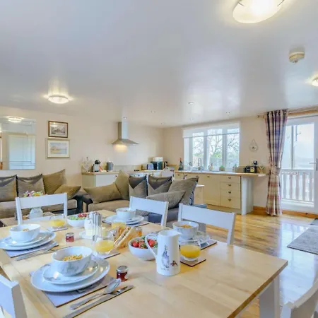 2 Bed In Oc-s34137 Holiday home *
