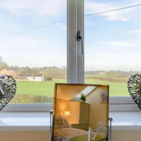 2 Bed In Oc-s34137 * Dunnington (North Yorkshire)